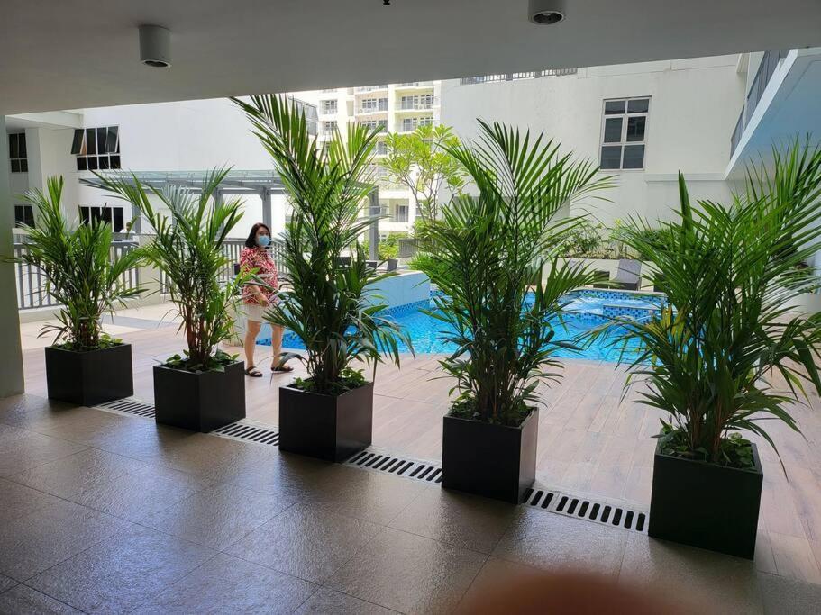 Luxury @ Bgc Sleeps 6 Comfortably Fast Wifi Pool! Apartment Manila Exterior foto