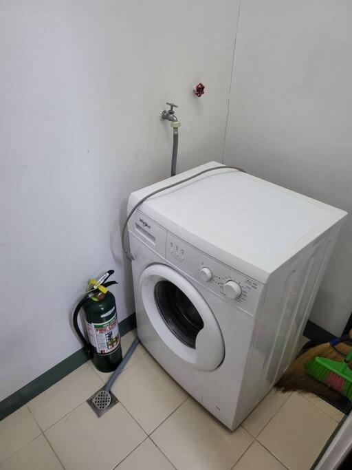 Luxury @ Bgc Sleeps 6 Comfortably Fast Wifi Pool! Apartment Manila Exterior foto