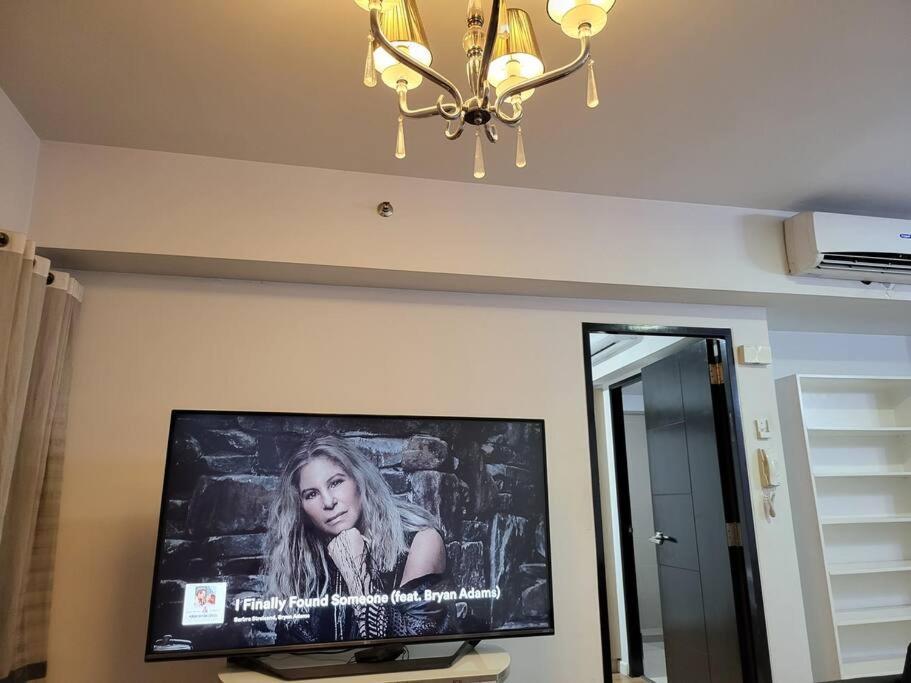 Luxury @ Bgc Sleeps 6 Comfortably Fast Wifi Pool! Apartment Manila Exterior foto