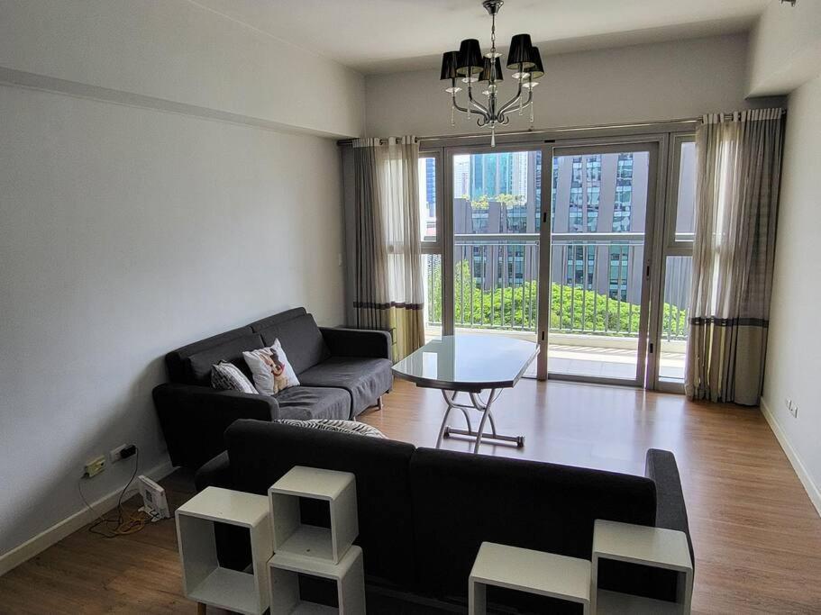 Luxury @ Bgc Sleeps 6 Comfortably Fast Wifi Pool! Apartment Manila Exterior foto